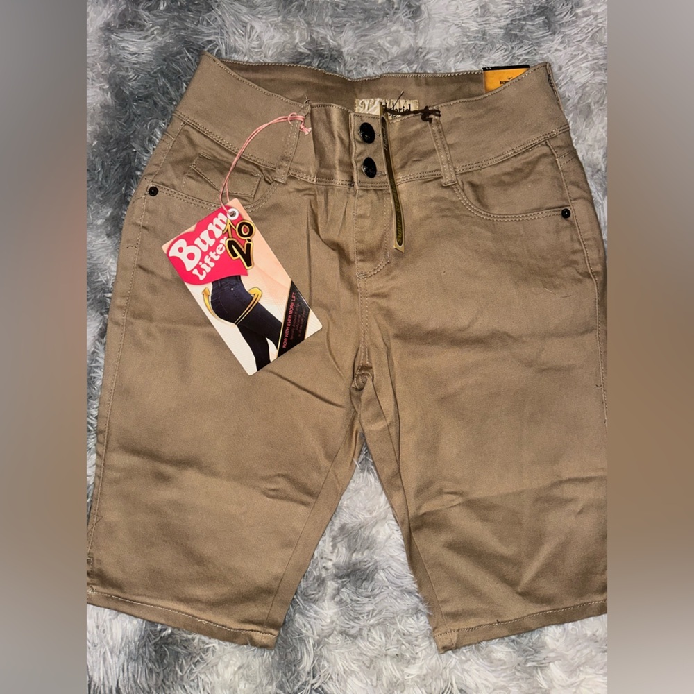Hybrid & Company Woman’s Khaki Super Stretch Bermuda Shorts Bum Lifter - NWT 11